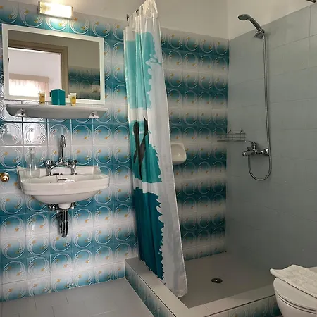 Nick's 2 Apartment Parikia (Paros)